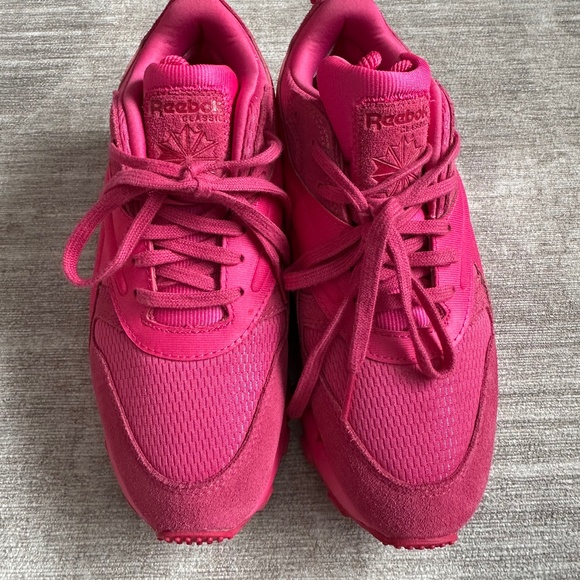 Reebok x Cardi B Classic Leather Pink Fusion Sneakers Sz 7.5 - Picture 2 of 6